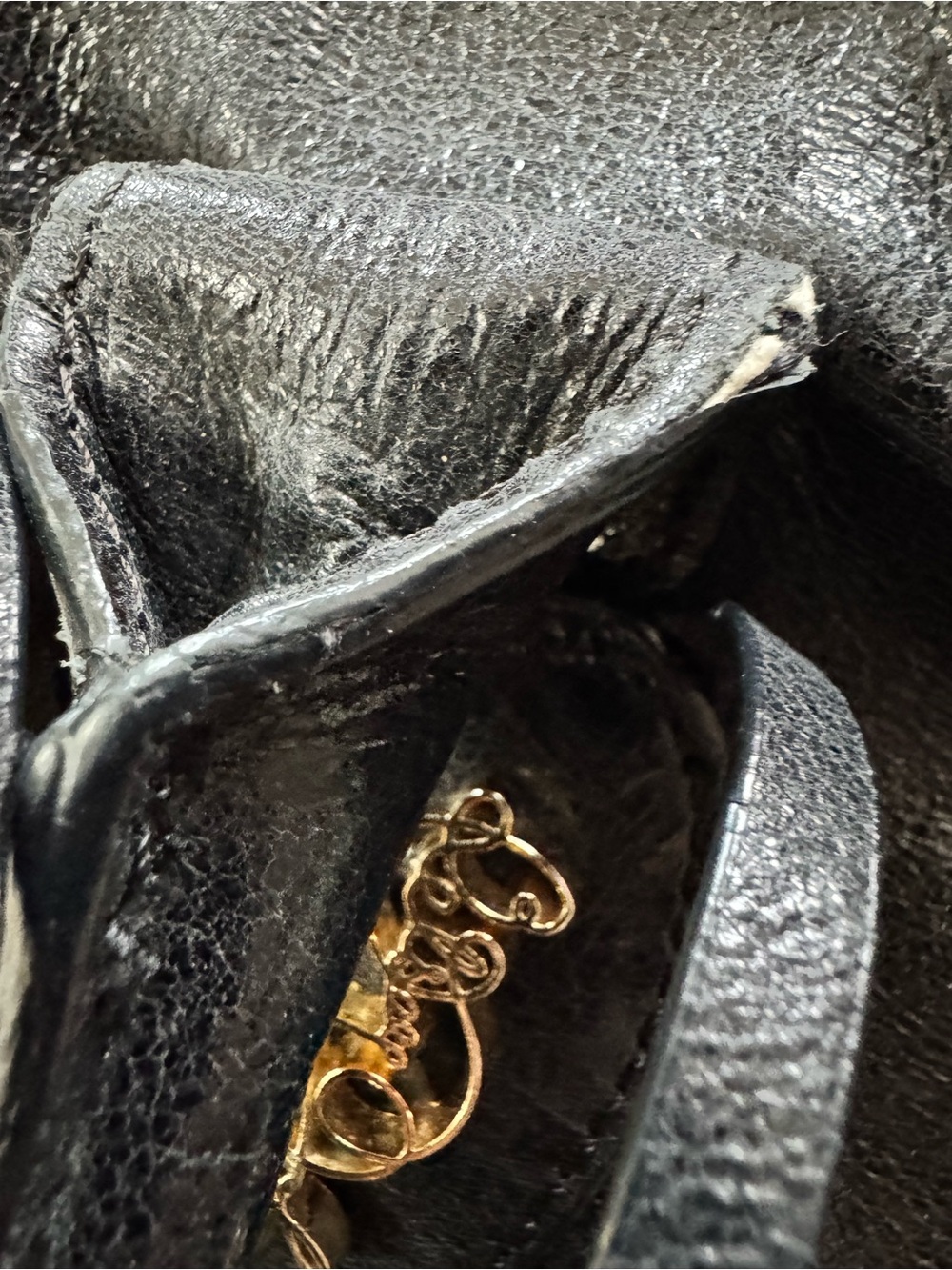 Rare vintage genuine leather Betsey Johnson black tote chain heart boho - Picture 4 of 12